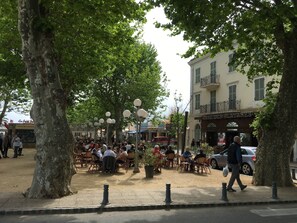 Outdoor dining - Beautiful villa with sea view and Ile Rousse (Monticello)