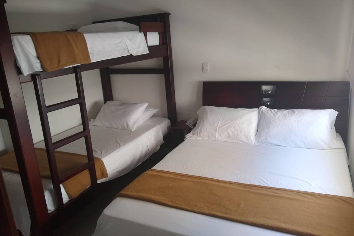 Quadruple Room, Multiple Beds, Non Smoking