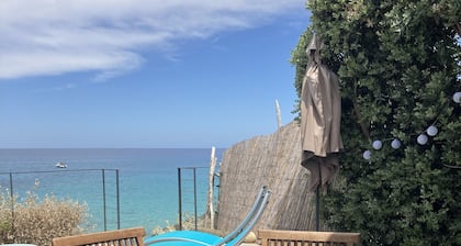 Lumio SANT Ambroggio BUNGALOW 2 huonetta SEA ... Jalkasi veteen