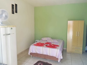 Minibar, desk, free WiFi, bed sheets