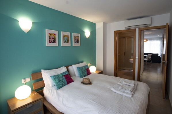 3 chambres, fer et planche à repasser, lit parapluie, Wi-Fi gratuit