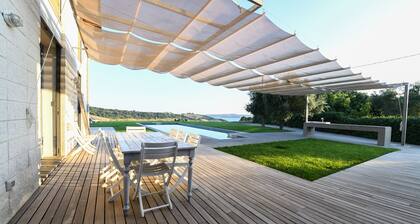 MODERN VILLA LAKE VIEW near Rome, private pool, WI-FI