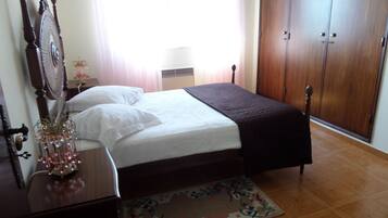 3 sovrum, strykjärn/strykbräda och sängkläder