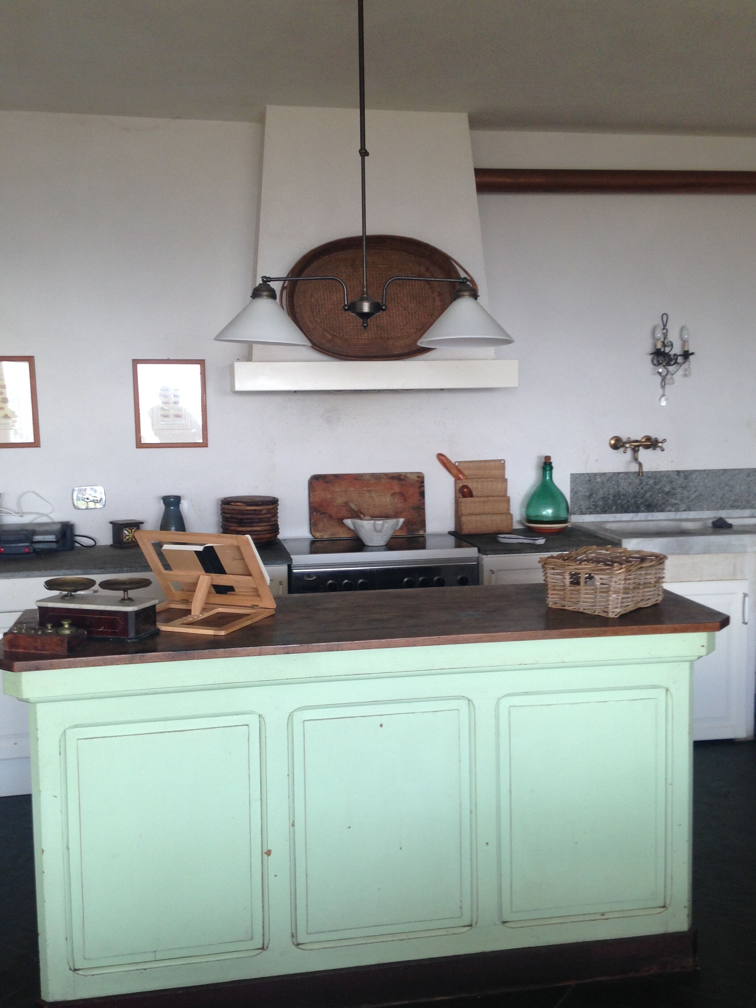 HOUSE AMONG OLIVE TREES "A STONE'S THROW"FROM THE SEA