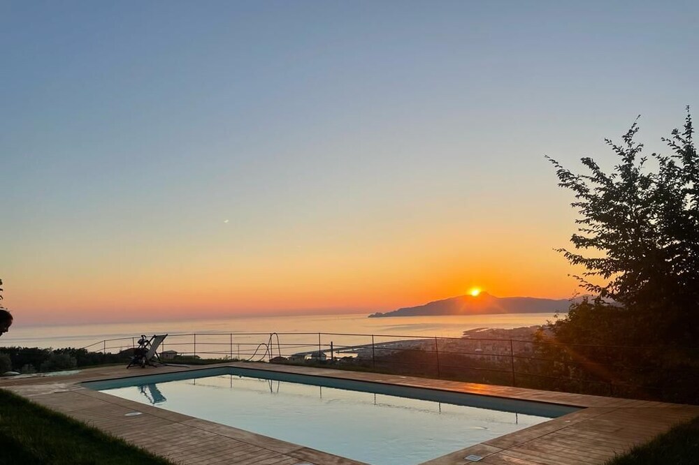 HOUSE AMONG OLIVE TREES "A STONE'S THROW"FROM THE SEA