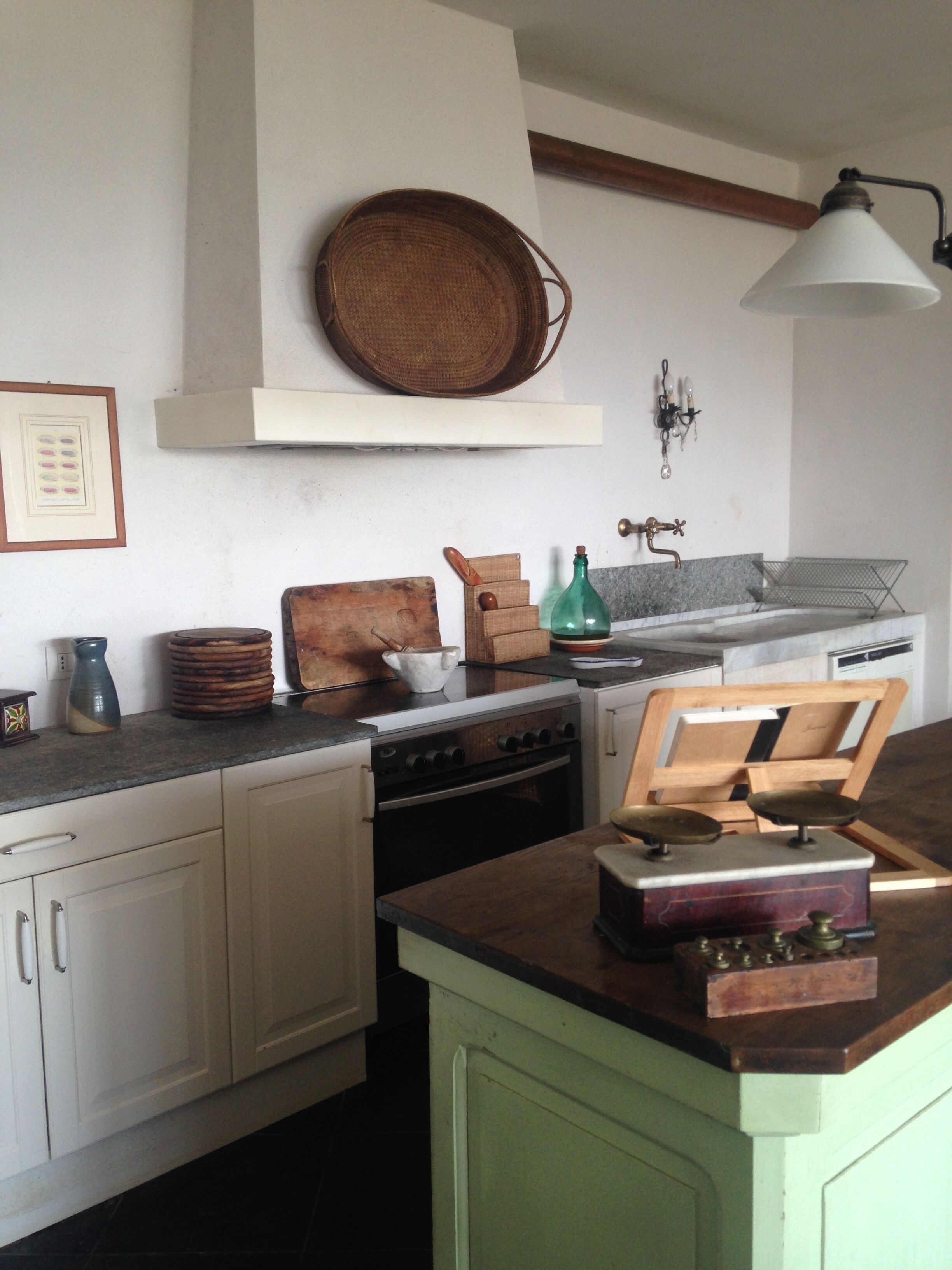 HOUSE AMONG OLIVE TREES "A STONE'S THROW"FROM THE SEA