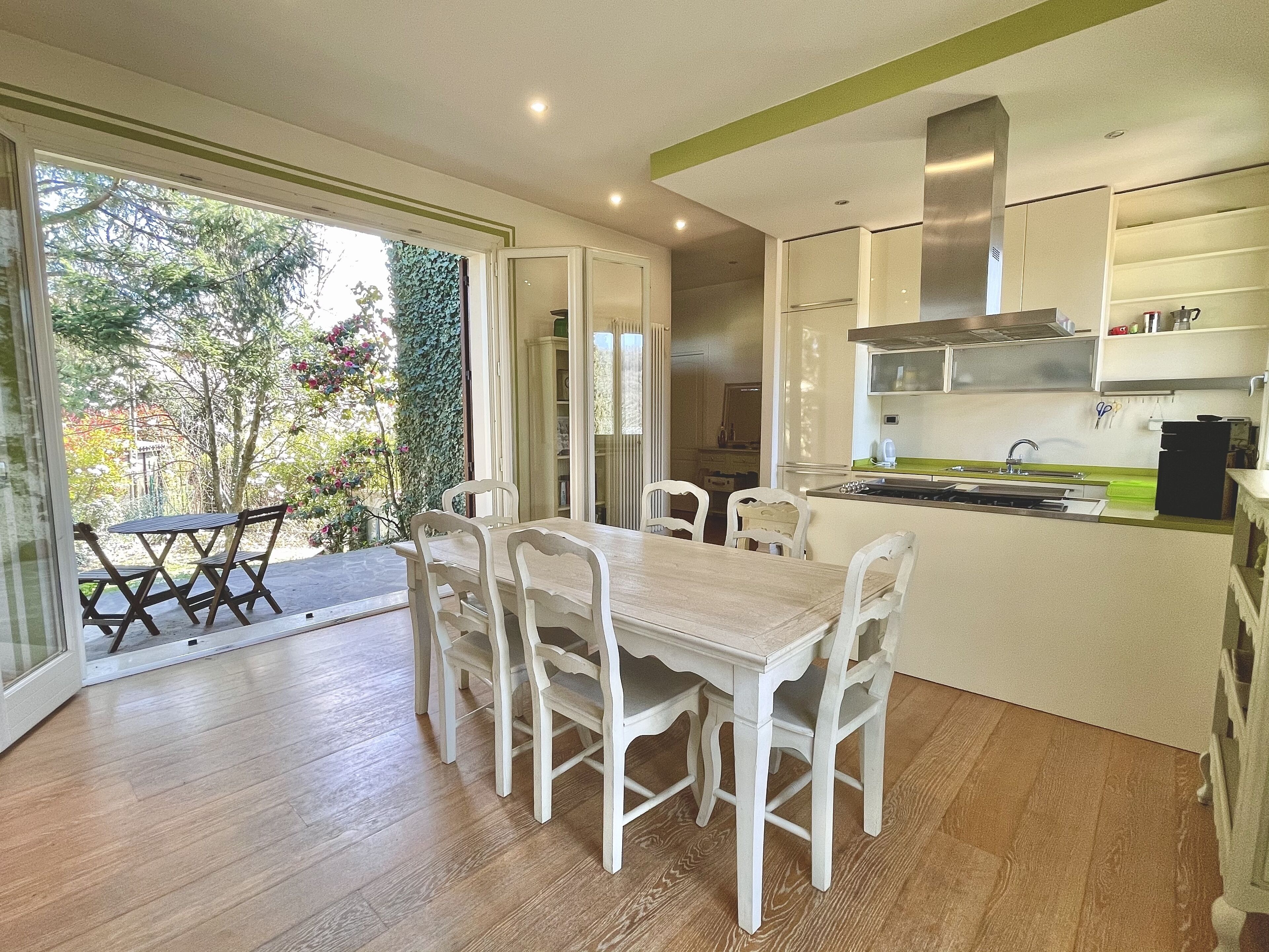 Kühlschrank, Ofen, Herdplatte, Geschirrspüler