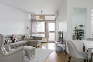 Deluxe Apartment, 1 Double Bed with Sofa bed, Non Smoking, City View | Living area | Smart TV - 2ndhomes 1BR apartment in Kamppi Center with Sauna and Balcony (Helsinki)