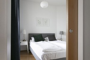 豪華公寓, 1 張標準雙人床及 1 張梳化床, 非吸煙房, 城市景 | 1 間睡房、熨斗/熨衫板、免費 Wi-Fi、床單