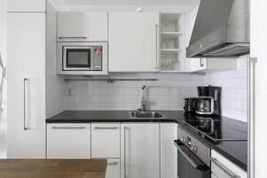 Deluxe Apartment, 1 Double Bed with Sofa bed, Non Smoking, City View | Living area