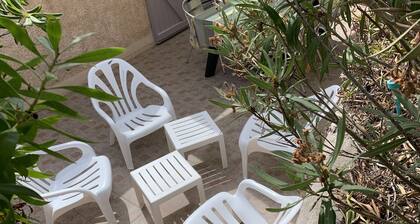 Klimatisiertes Apartment mit Meerblick - 100 m vom Strand entfernt - Herrliche Terrasse
