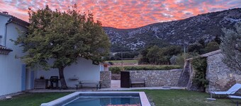 Luxury Provencal Farmhouse with aircon, Pool, WiFI  -  Vaison/Malaucene area.