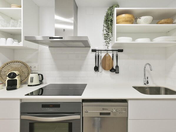 Fridge, microwave, oven, dishwasher
