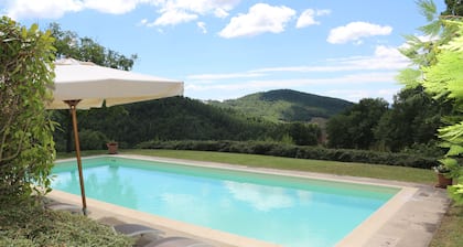 Beautiful Tuscan Villa with large garden and ample outside space