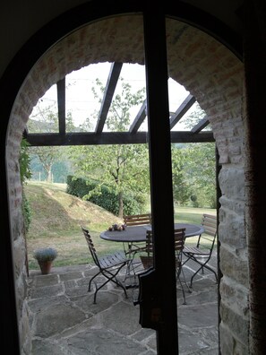 Outdoor dining - Beautiful Tuscan Villa with large garden and ample outside space (Sansepolcro)
