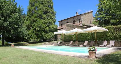 Beautiful Tuscan Villa with large garden and ample outside space