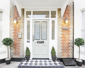 Exterior detail - The Lighthouse - luxury hotel style, central apartment with fantastic sea views (Southwold)