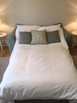 2 bedrooms, desk, iron/ironing board, travel cot