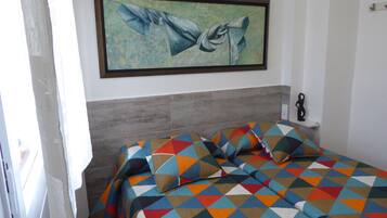 1 dormitori, roba de llit i habitacions accessibles amb cadira de rodes