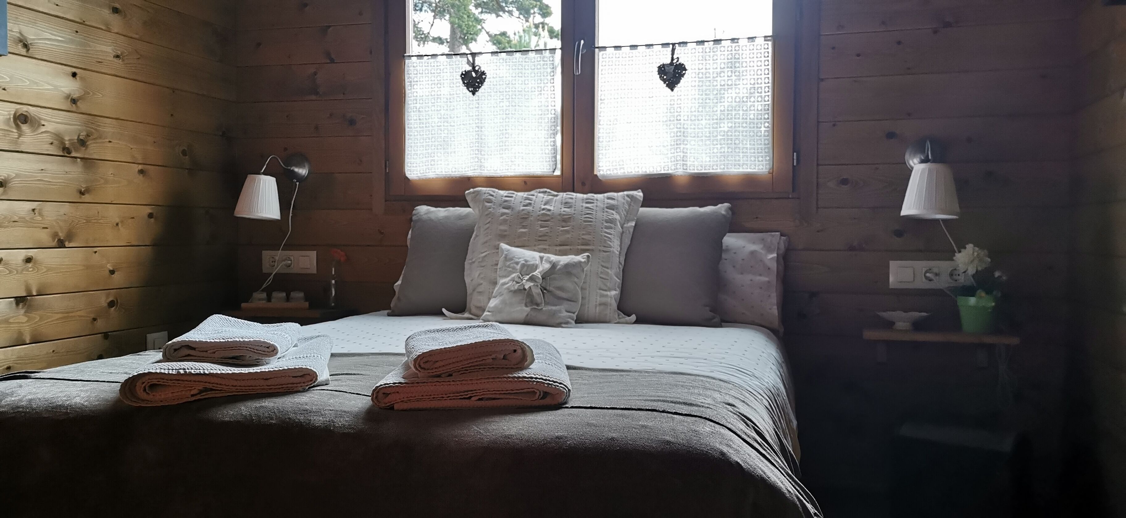 3 slaapkamers, een strijkplank/strijkijzer, wifi, beddengoed