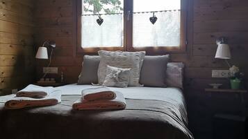 3 slaapkamers, een strijkplank/strijkijzer, wifi, beddengoed