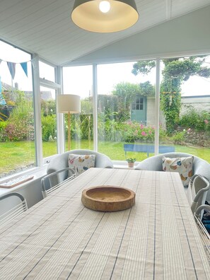 Dining - Beautiful Family Friendly Cottage - Village Centre with Private Enclosed Garden (St Keverne)