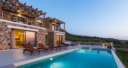 Ylellisyyttä ja eleganssia koskemattomassa luonnossa henkeäsalpaavilla auringonlaskuilla