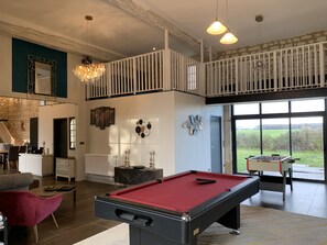 Game room - Domaine de La Retardière ****, heated swimming pool (Sepmes)