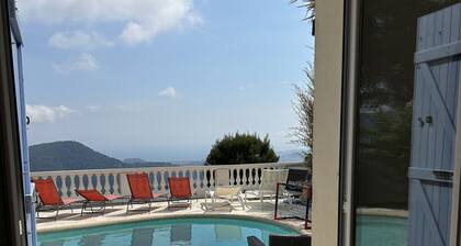 BEAUTIFUL VILLA IN THE NIĂOIS COUNTRYSIDE