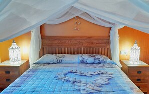 2 slaapkamers, een kluis op de kamer, een bureau