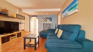 Smart TV, lettore DVD, libri