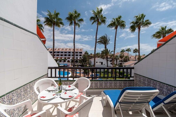 Unclassified image, 1 of 60, button