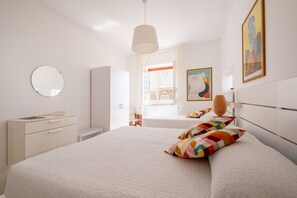 2 bedrooms, iron/ironing board, travel cot, free WiFi