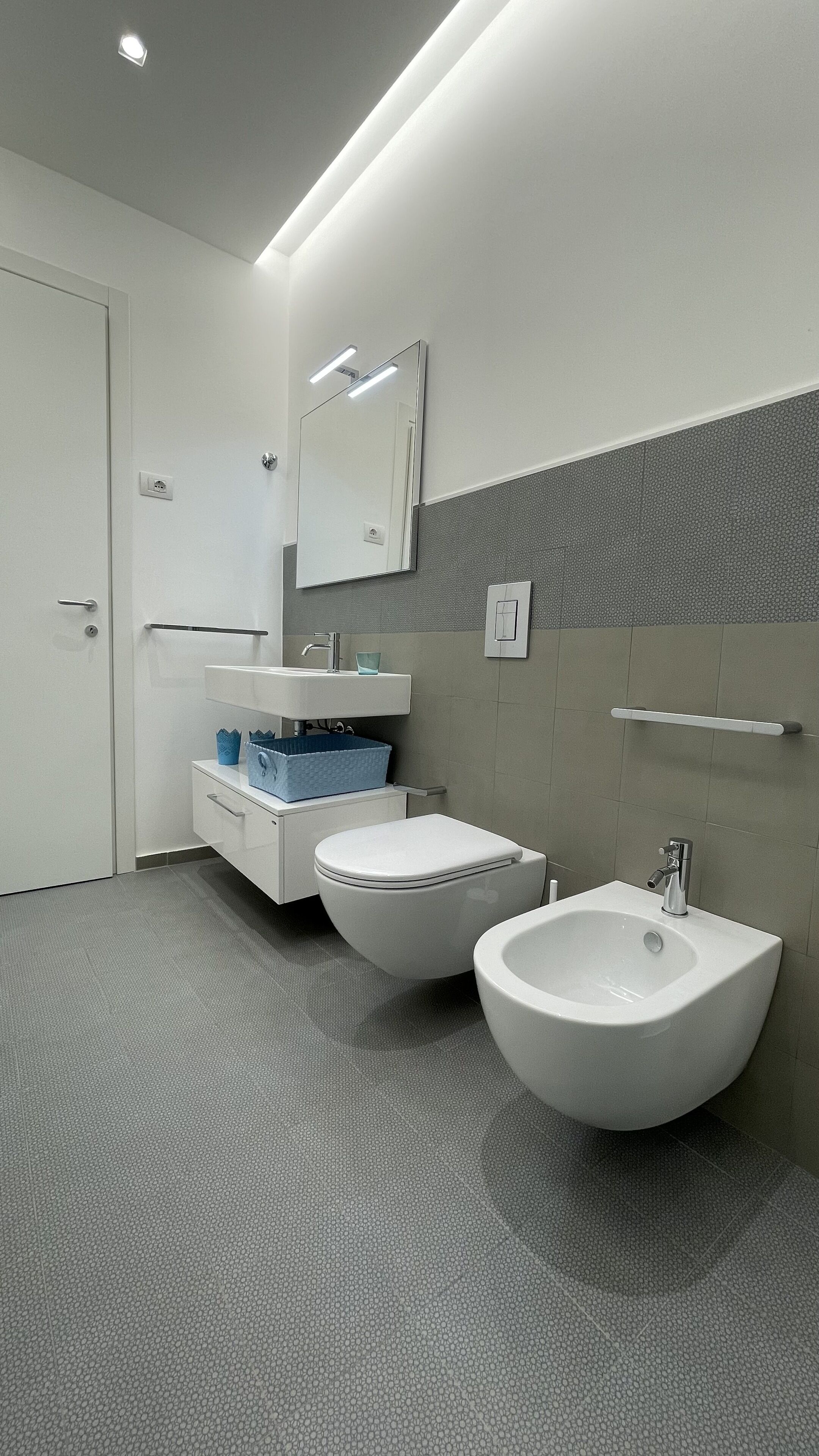 Dusche, Haartrockner, Bidet, Handtücher