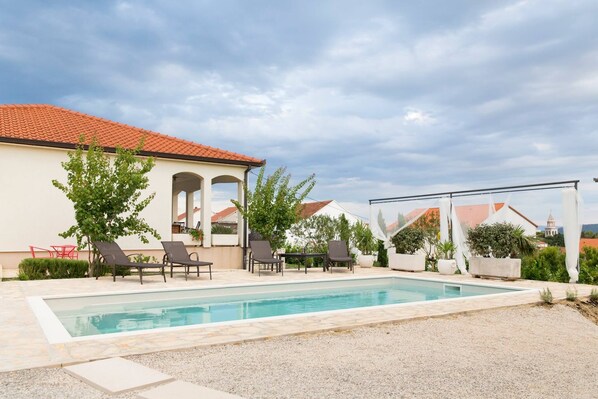 Outdoor pool, a heated pool