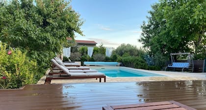 Luxusvilla Sunny Garden mit eigenem beheiztem Pool
