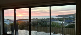 BAYWATCH MODERN SEPARATO VISTA MARE CASA 1 MINUTO A PIEDI A WIDEMOUTH BAY BEACH