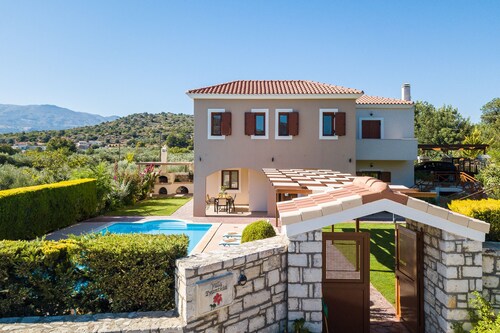 Villa Evanthia,a Place To Be!