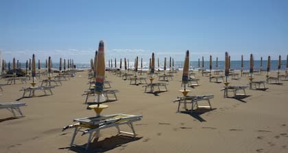 #CASETTA 400 METERS FROM THE BEACH AREA TERME WITH CONDOMINIUM POOL