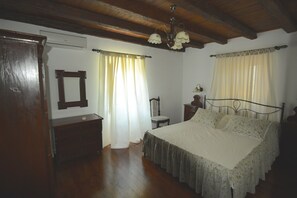 2 bedrooms, free WiFi, bed sheets - Charming 2-Bedroom Apartment for 4 Guests (Veli Lošinj)