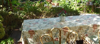 Charming 2-Bedroom Apartment for 4 Guests