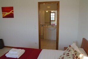 4 bedrooms, iron/ironing board, travel cot, free WiFi