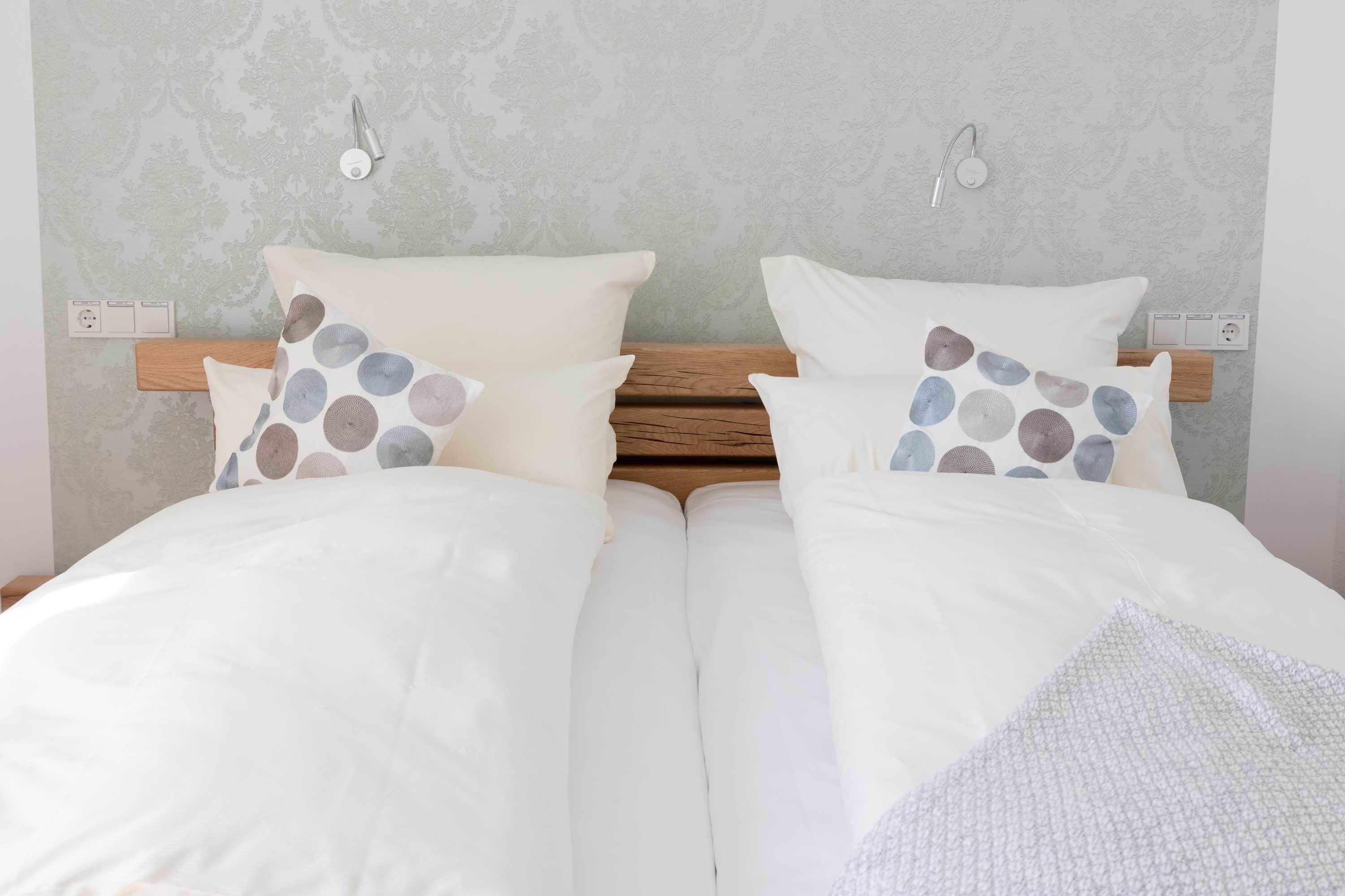 xxx comfort single room | individually decorated, individually furnished, desk, soundproofing