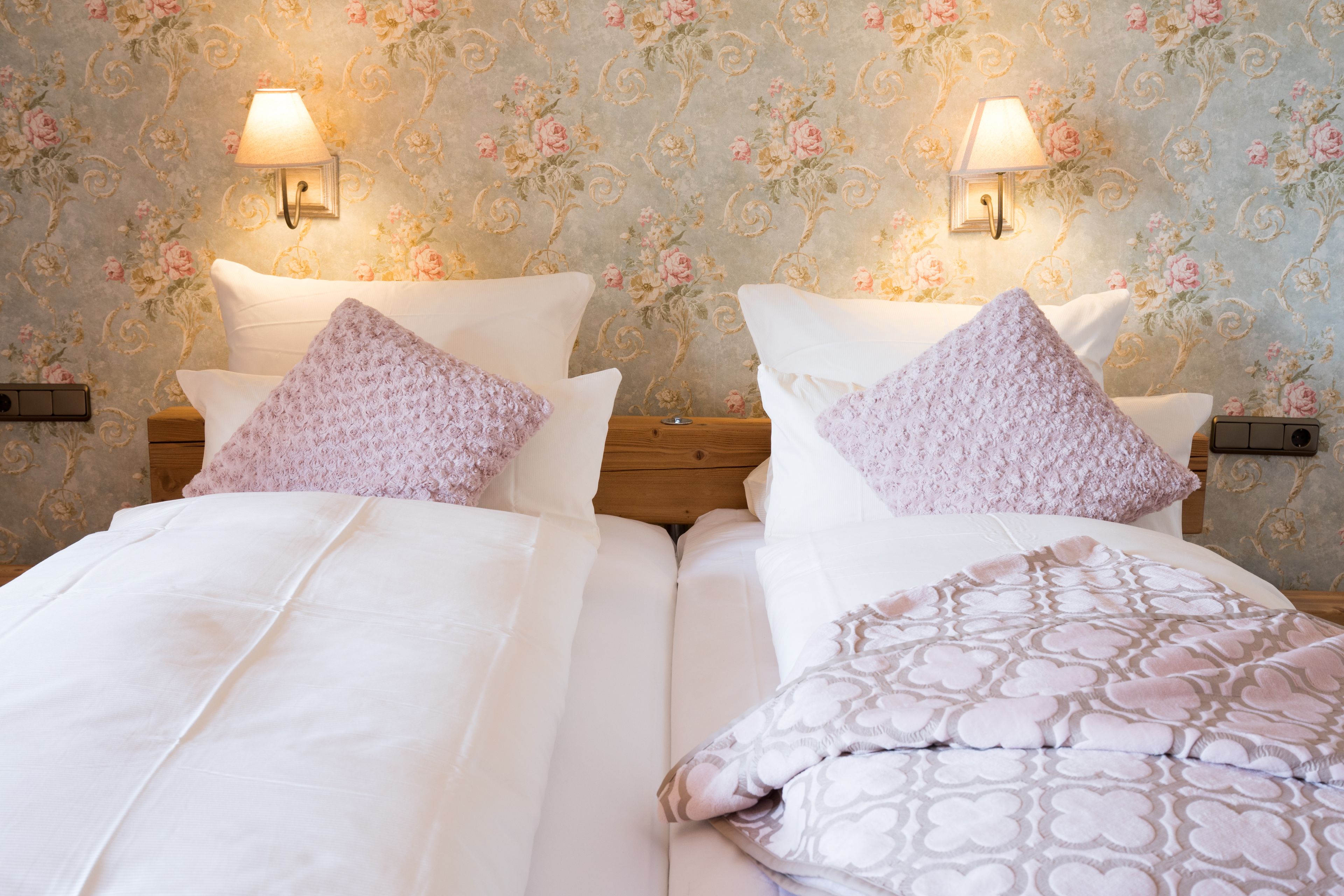 comfort double room | individually decorated, individually furnished, desk, soundproofing