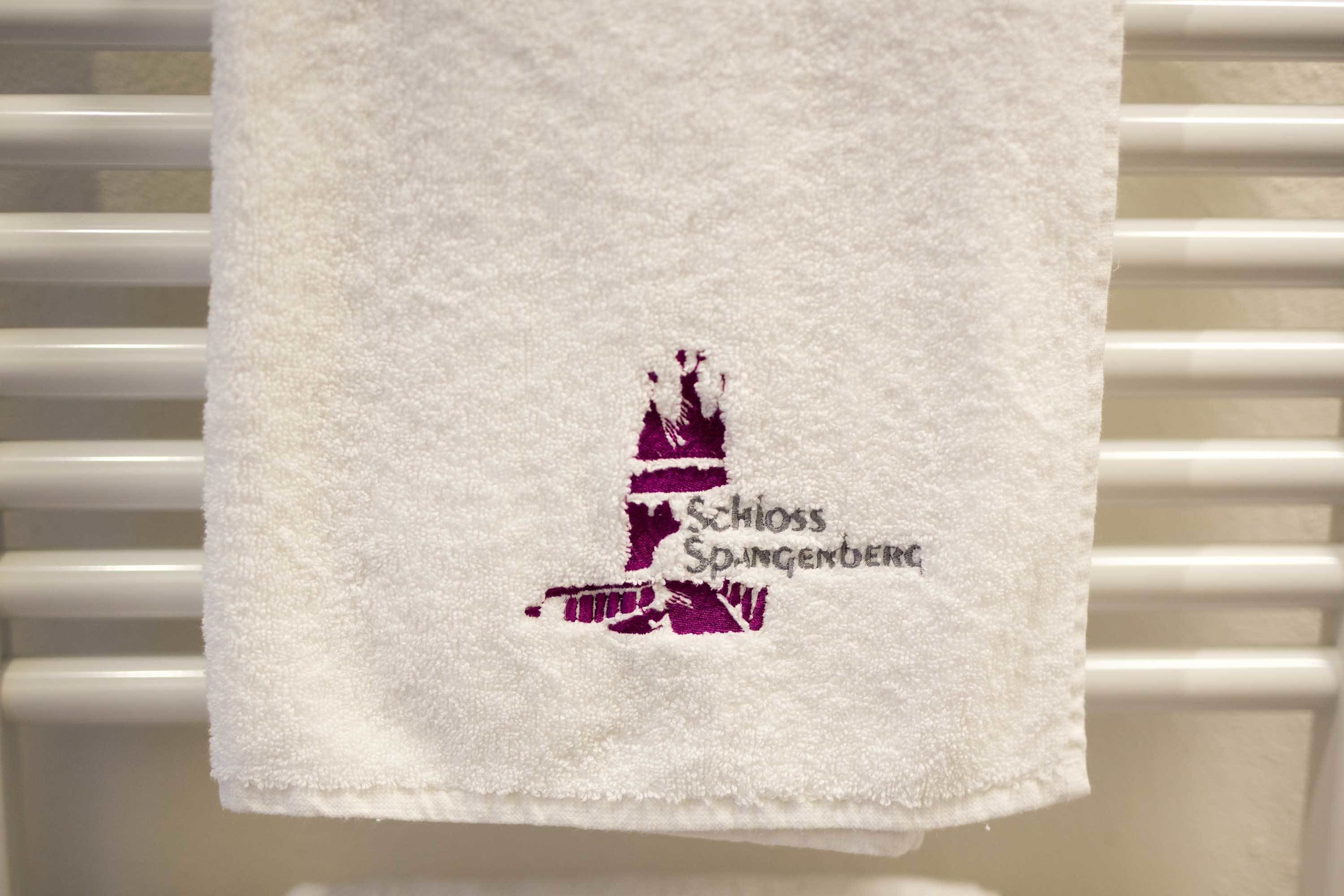 comfort double room | bathroom | free toiletries, hair dryer, bathrobes, slippers