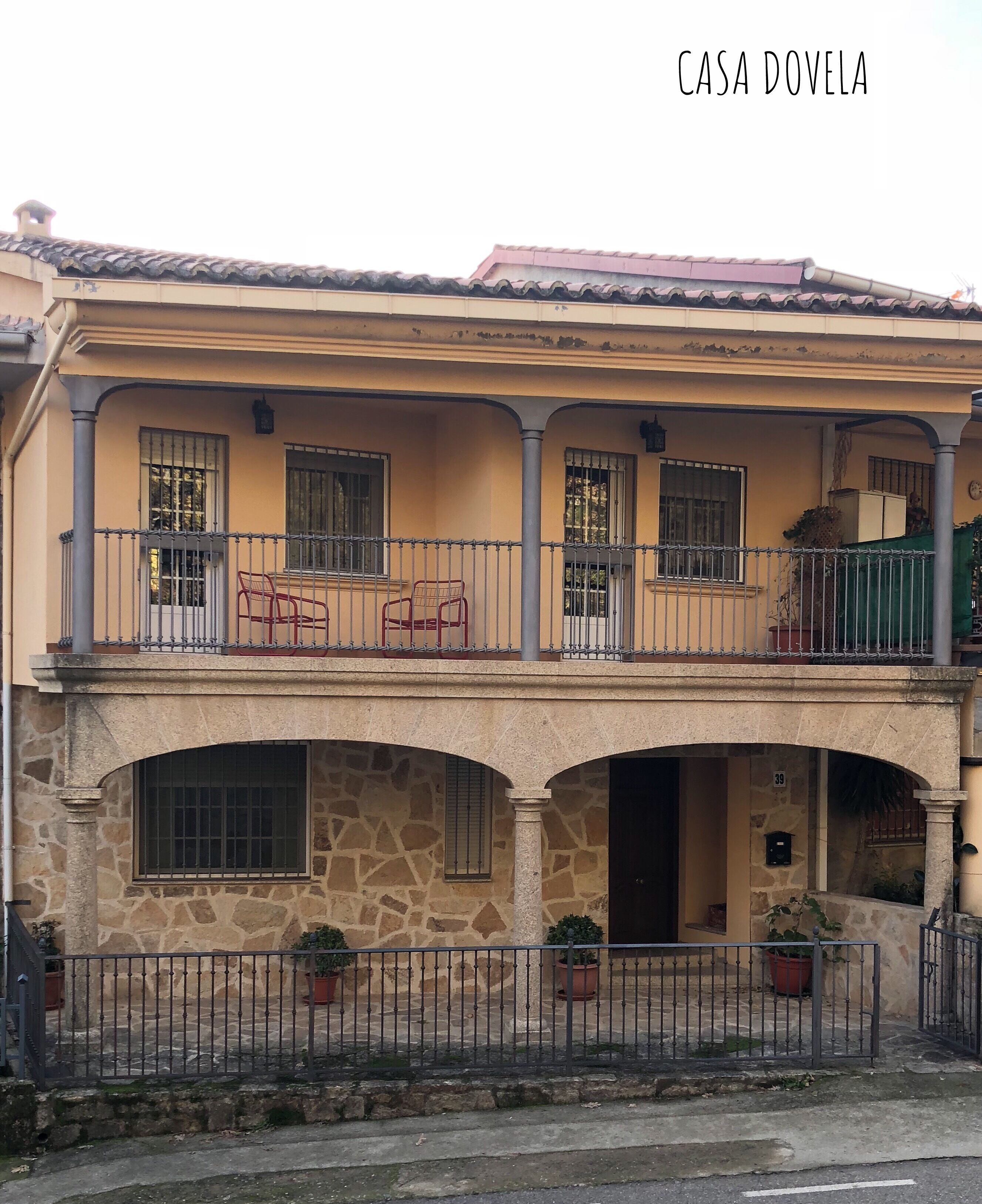 DOVELA HOUSE IN JARANDILLA DE LA VERA
