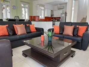 Smart TV, fireplace, books, stereo - Superb 5* Sea View Luxury Villa,Private Pool in Central Protaras with FREE WIFI (Protaras)