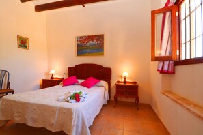 5 slaapkamers, een strijkplank/strijkijzer, gratis wifi, beddengoed