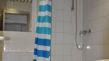 Double or Twin Room | Bathroom | Shower, towels
