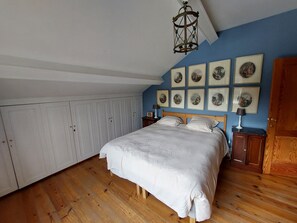 5 bedrooms, WiFi, wheelchair access